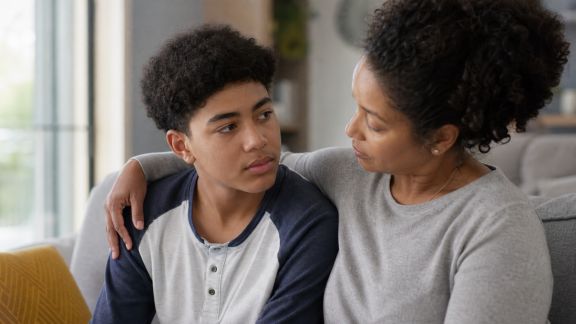 Soutenir un ado hypersensible : astuces pour comprendre et accompagner au quotidien