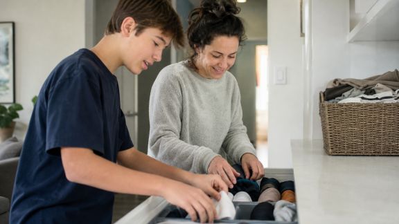 Petites astuces pour impliquer les ados dans l'organisation familiale