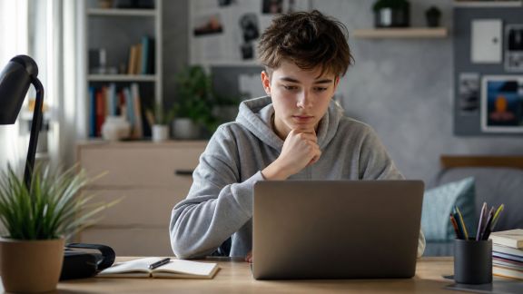 Développer la confiance numérique chez les ados : éthique et pratique en ligne